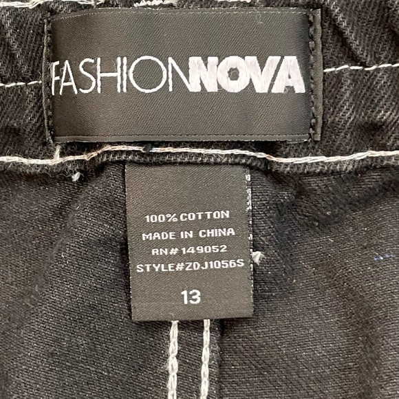 Fashion nova women’s juniors size 13 cargo carpenter denim pants stretch NWT - Picture 7 of 9